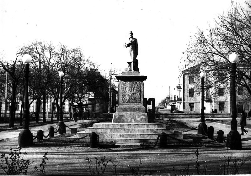 Где сейчас стоит Потемкин, раньше был Памятник Карлу Марксу | Выпускники Херсонской мореходки - ХМУ ММФ и ХМК