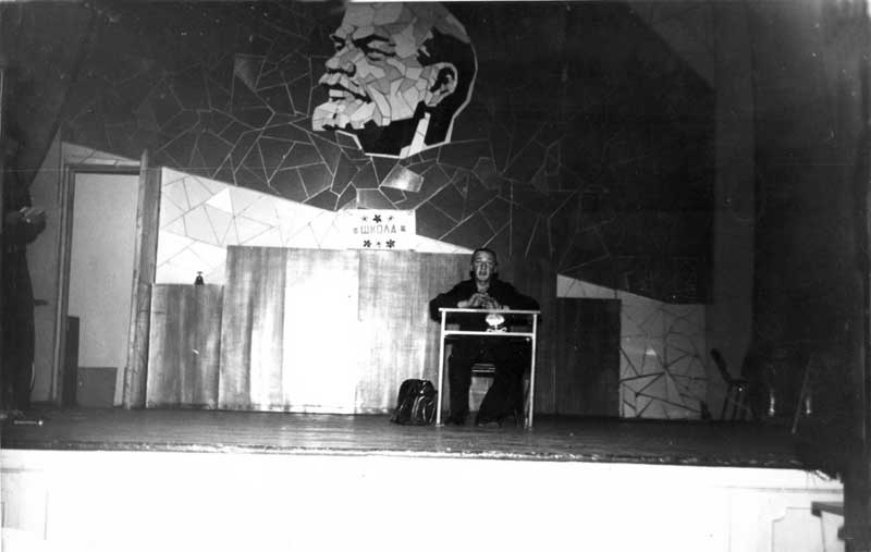 На сцене Саша Шапилов - СВС 1979 | Выпускники Херсонской мореходки - ХМУ ММФ и ХМК